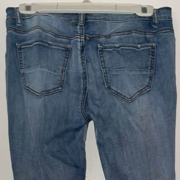 Distressed Jeans by Refuge, size 8 - Picture 11 of 11